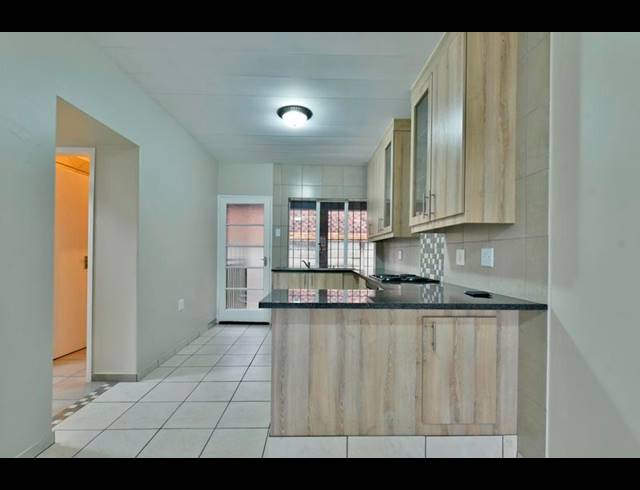 2 BEDROOM APARTMENT FOR SALE IN NEW REDRUTH